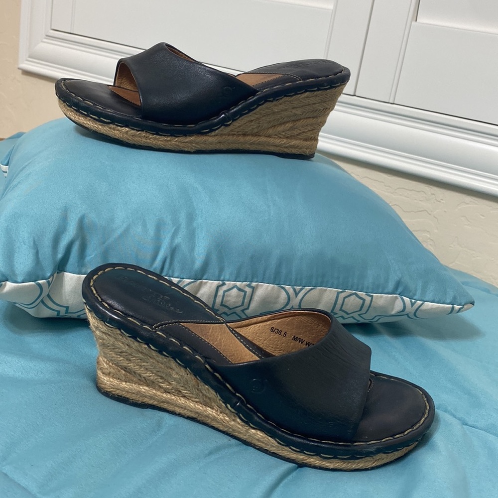Born Drilles black Espadrille Wedges Leather slip on shoes Size 6